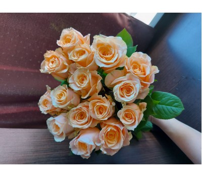 Кремовые розы с доставкой в Лабинске и в Лабинском районе
